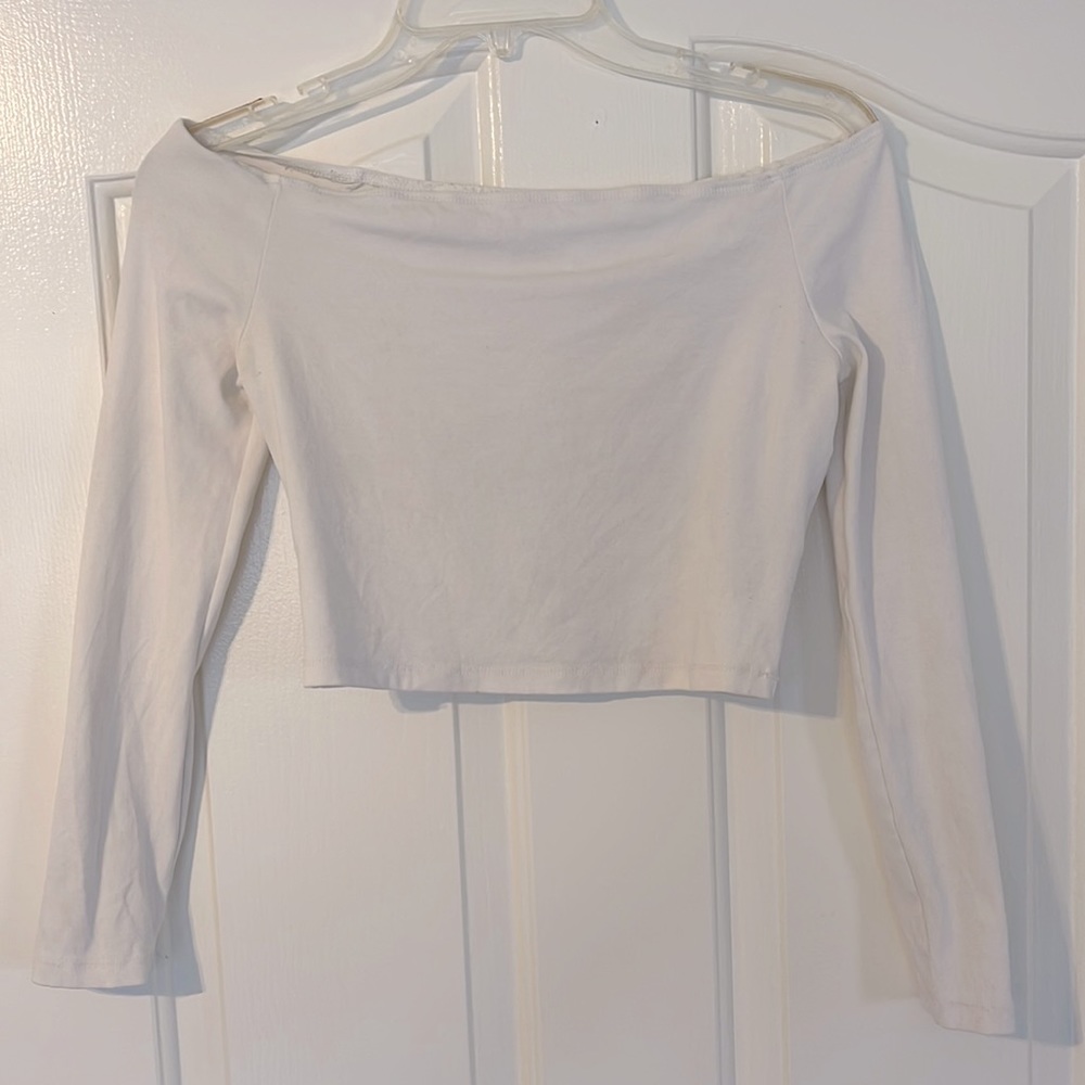 White crop top long sleeve